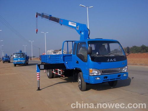 8噸隨車吊廠家價格解析與選購指南